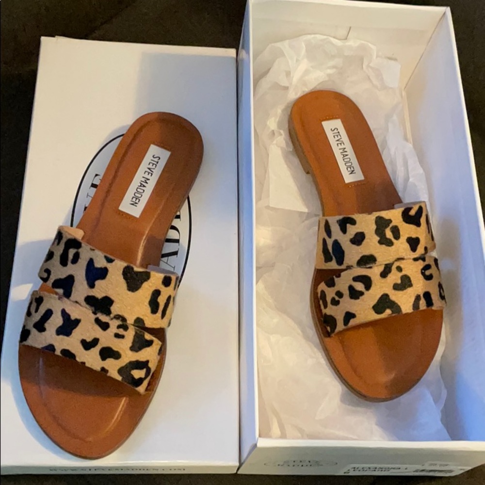 Steve Madden Women’s leopard slides